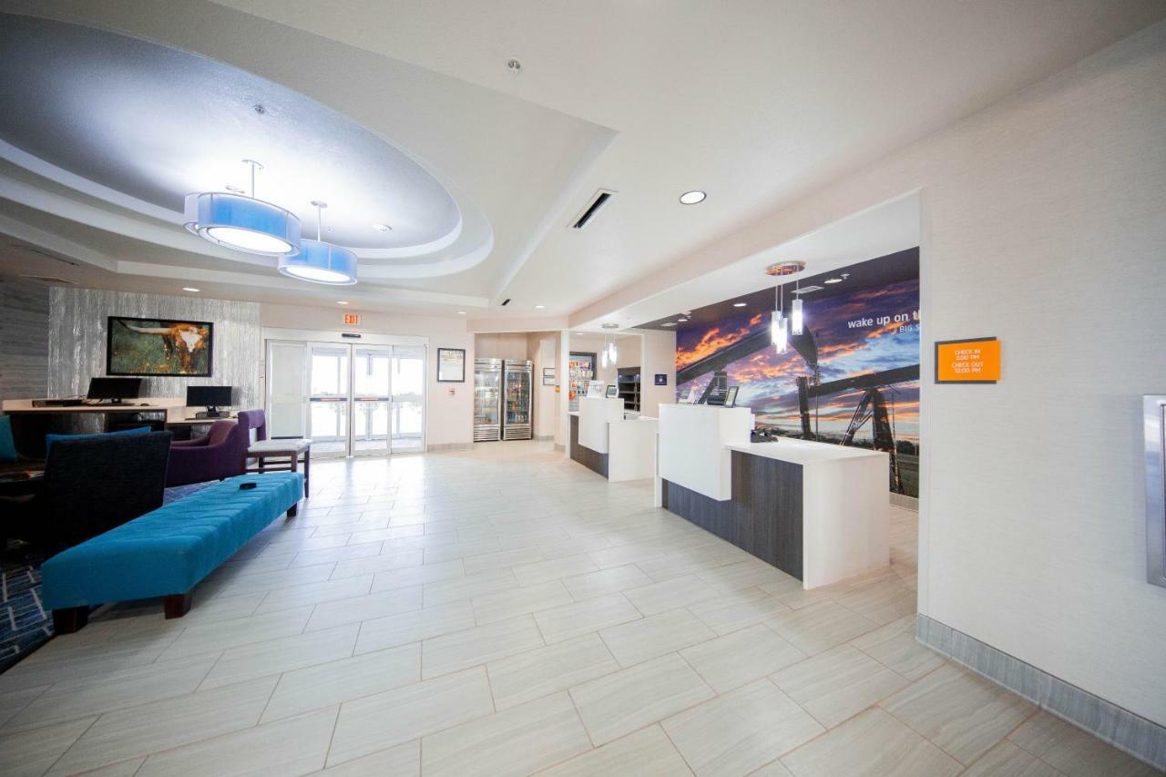 La Quinta By Wyndham Hotel